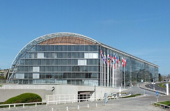 Greek firm and EIB sign 40-mln-euro loan on EV charging and hydrogen stations